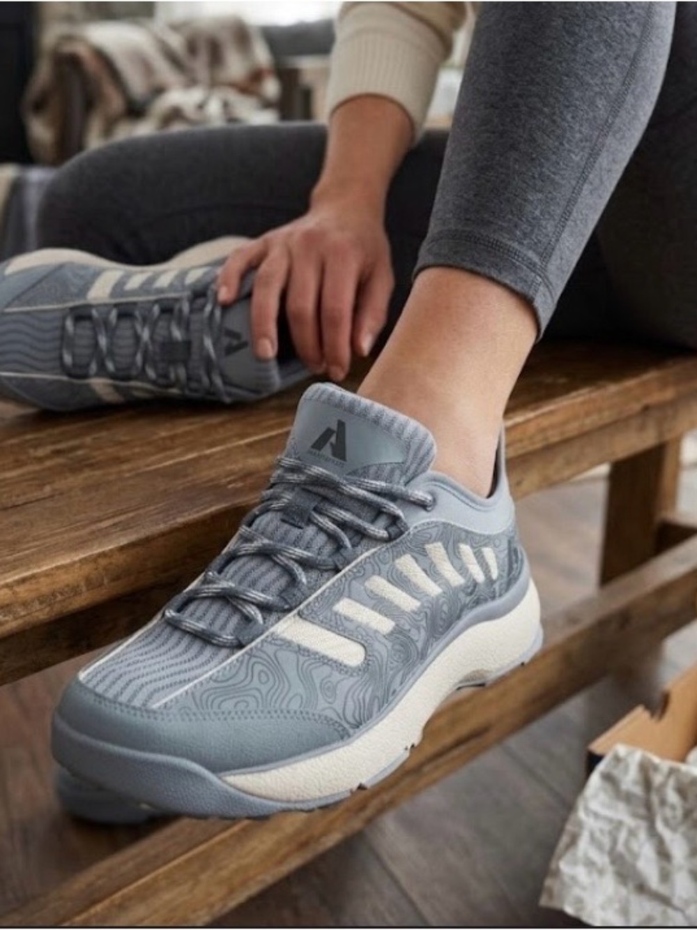 Eddie Bauer Women's Low-Profile Trail Sneakers - Light Blue & WhiteNWT 8.5